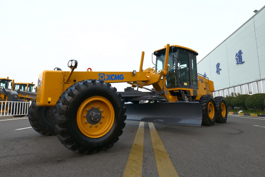 Грейдер XCMG GR135